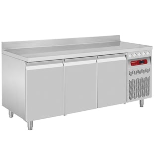Diamond | Geventileerde koeltafel met "achterwand", 3 deuren GN 1/1, 405 liter | DT178/P9A